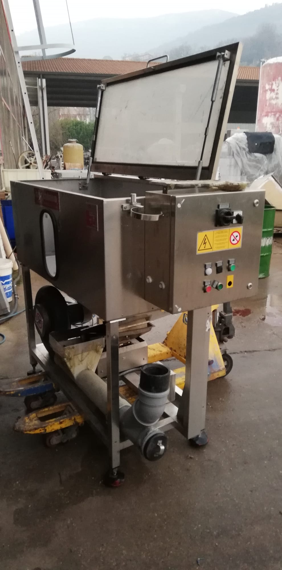 Bertolaso air-blown cork feeder