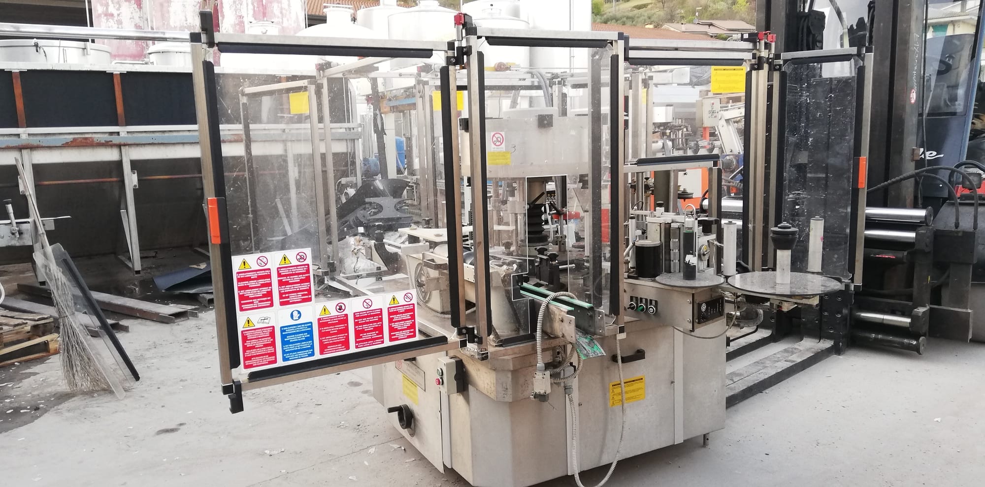 Cavagnino & Gatti CG80 5-head rotary labeller