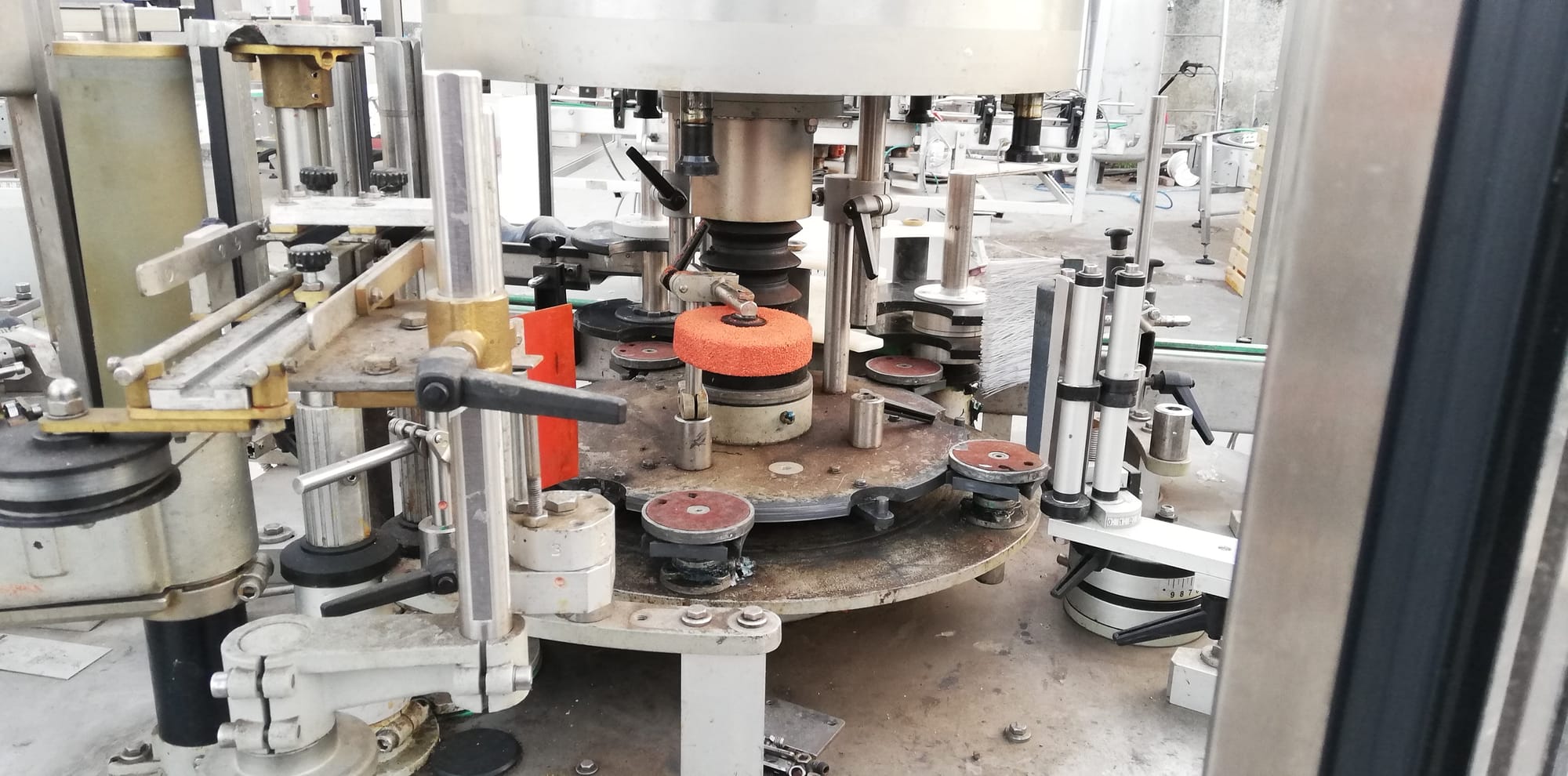 Cavagnino & Gatti CG80 5-head rotary labeller