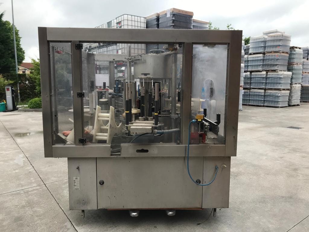 AVE 8-head rotary labeller