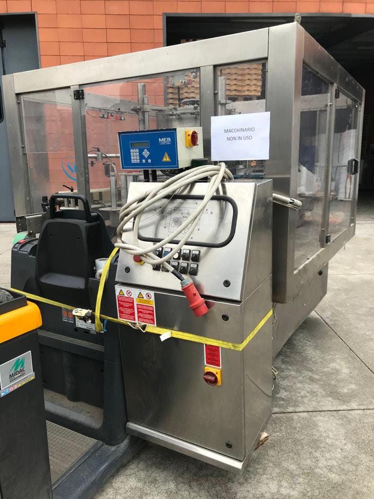 AVE 8-head rotary labeller