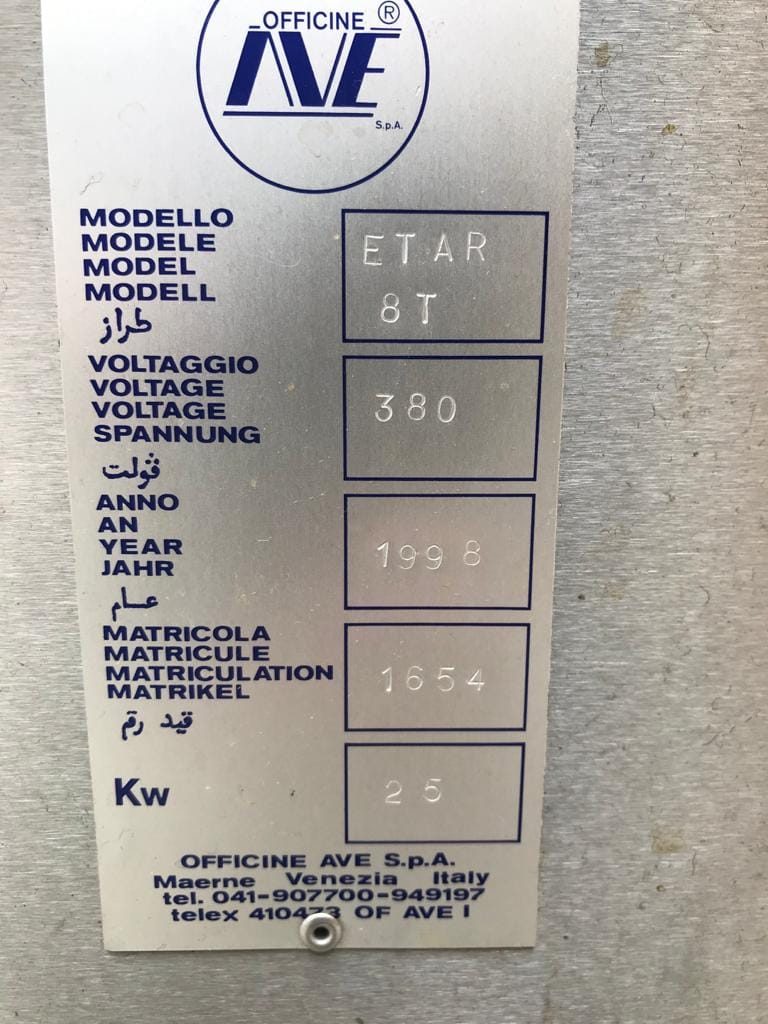 AVE 8-head rotary labeller