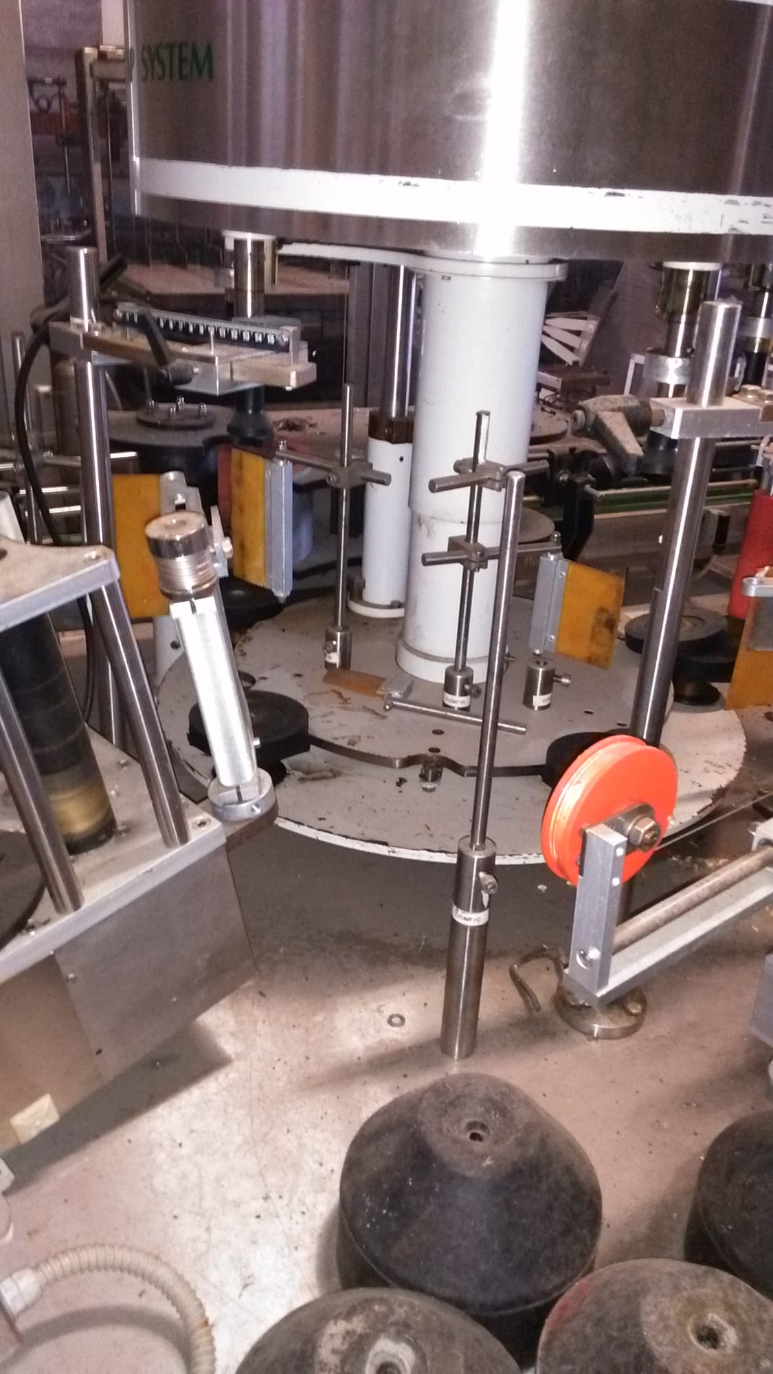 Eticap System 5-head rotary labeller
