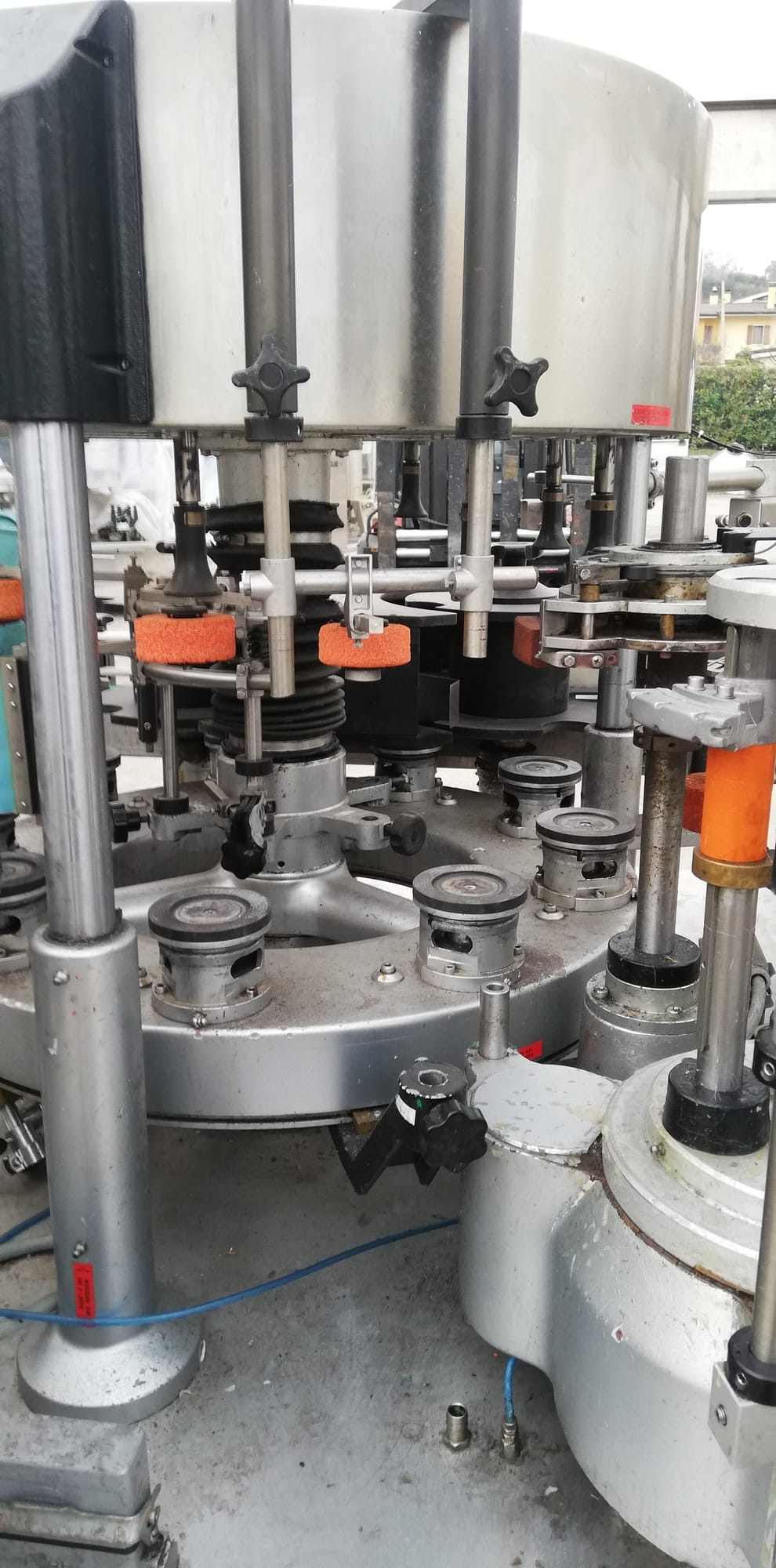 Kosme 9-head rotary labeller