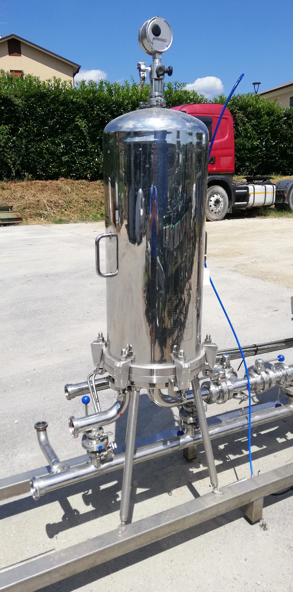Millipor microfiltration system