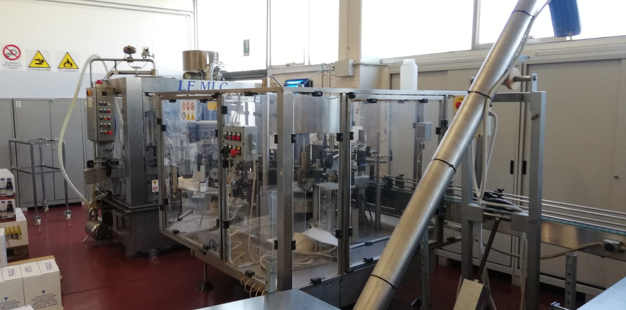 Bottling line (suitable for dry and sweet liqueurs and oil)