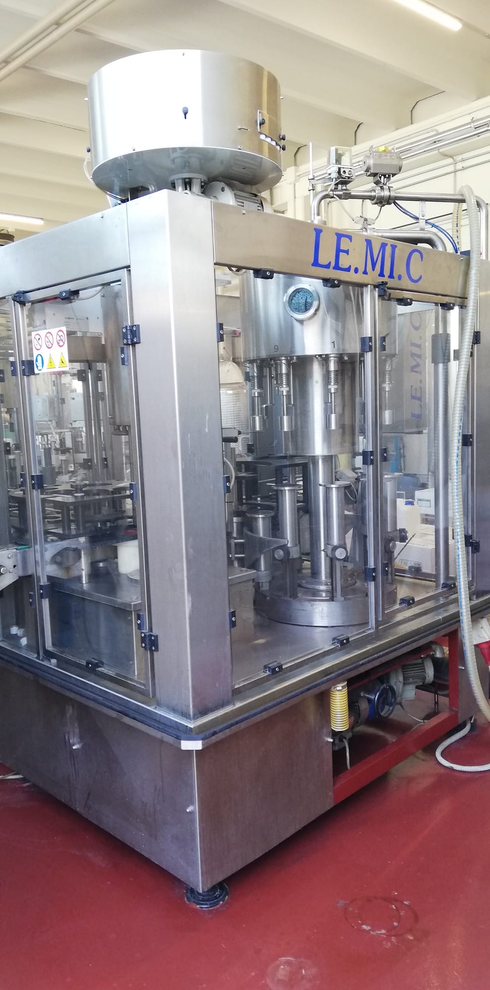 Bottling line (suitable for dry and sweet liqueurs and oil)