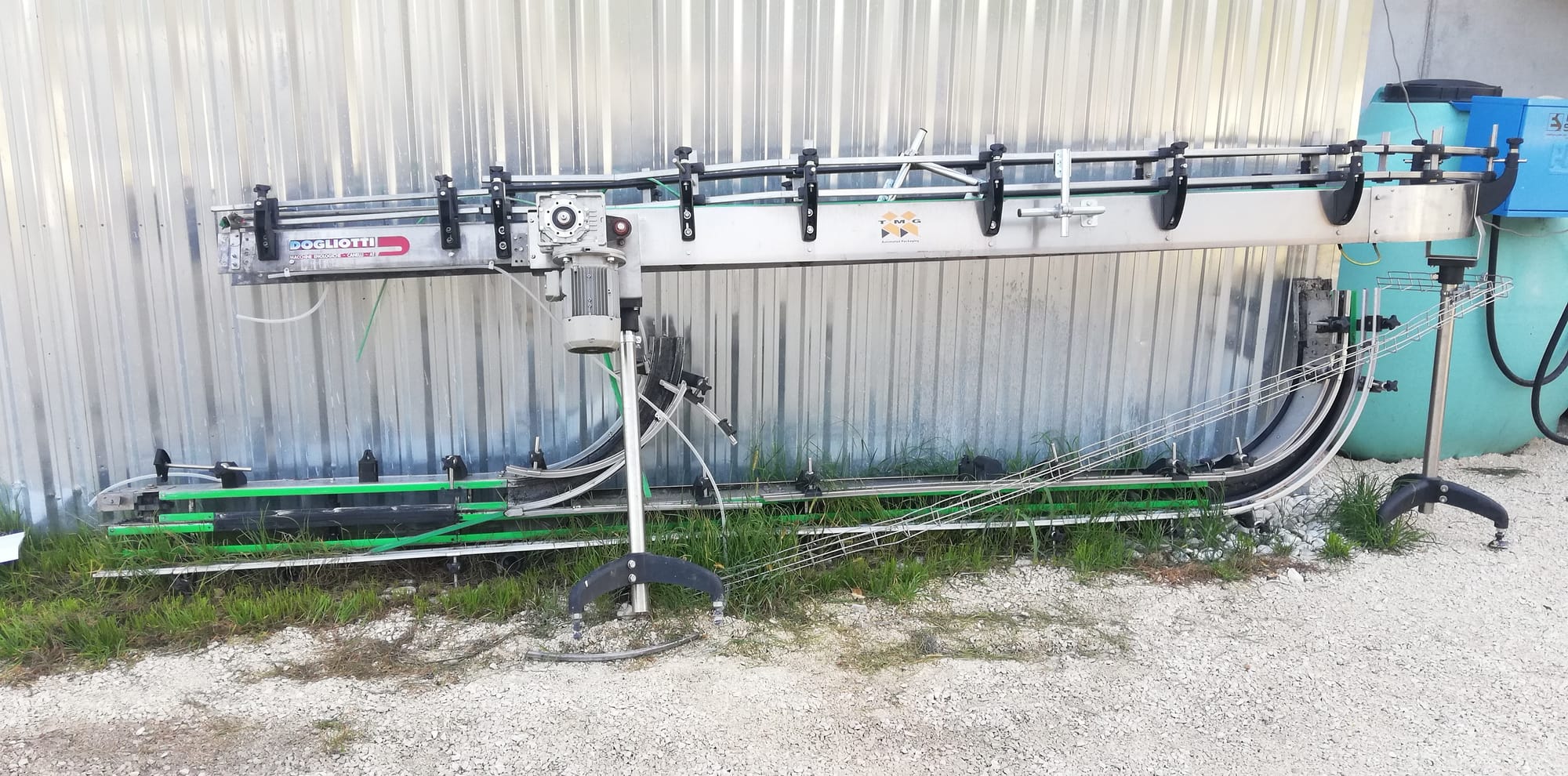 Stainless-steel bottle conveyors