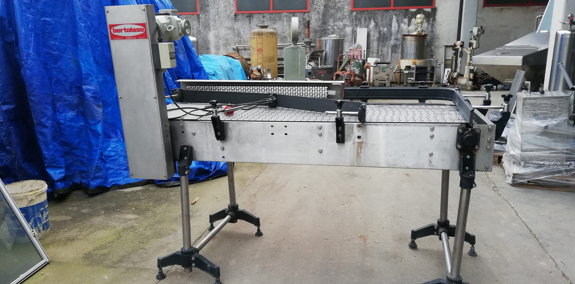 7-lane infeed accumulation tables (2 units)