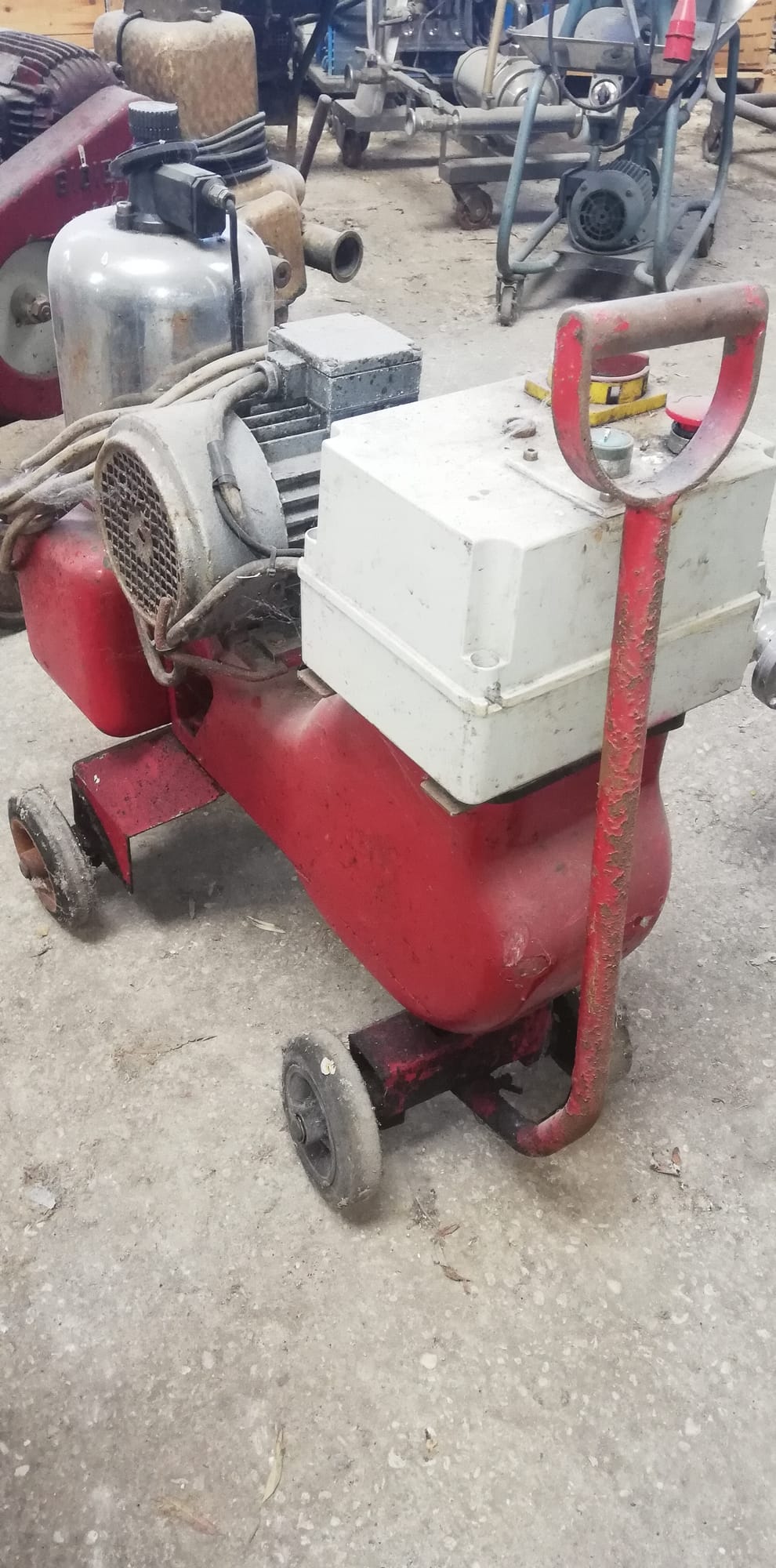 Esmeraldo piston pump