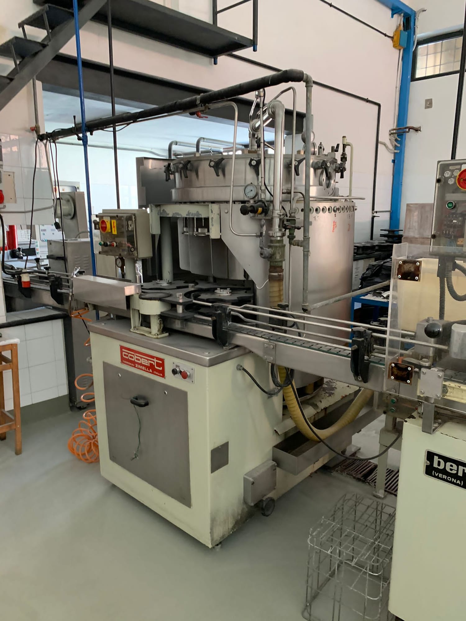 Cobert Bertolaso Exacta 16-valve isobaric filler
