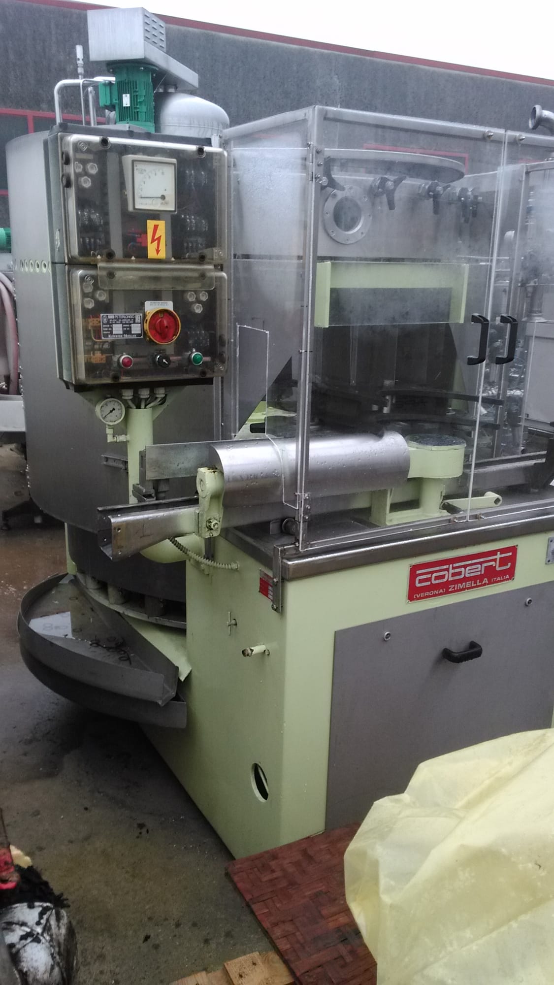 Cobert Exacta 24-valve isobaric filler