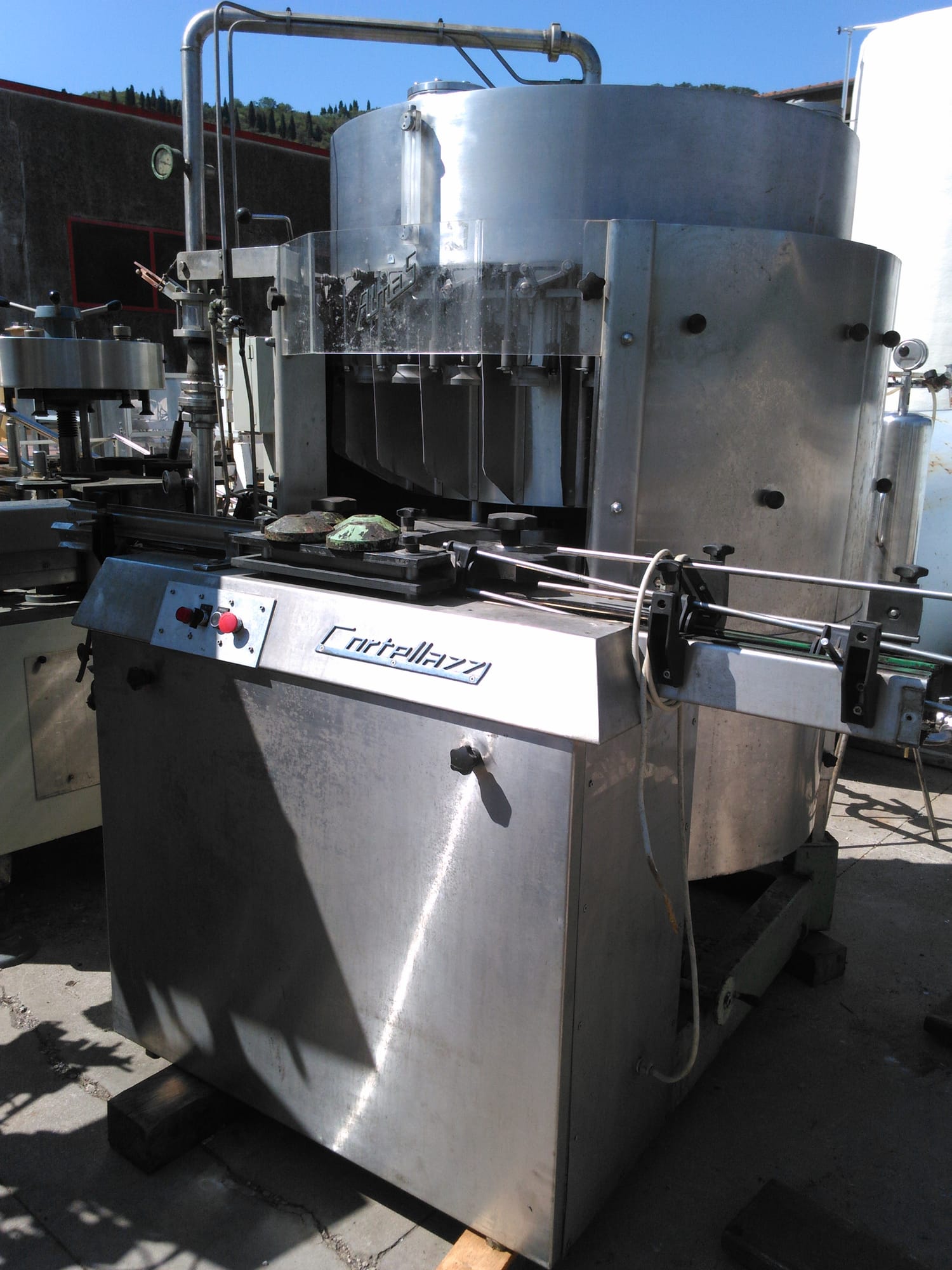Cortellazzi 24-valve isobaric filler