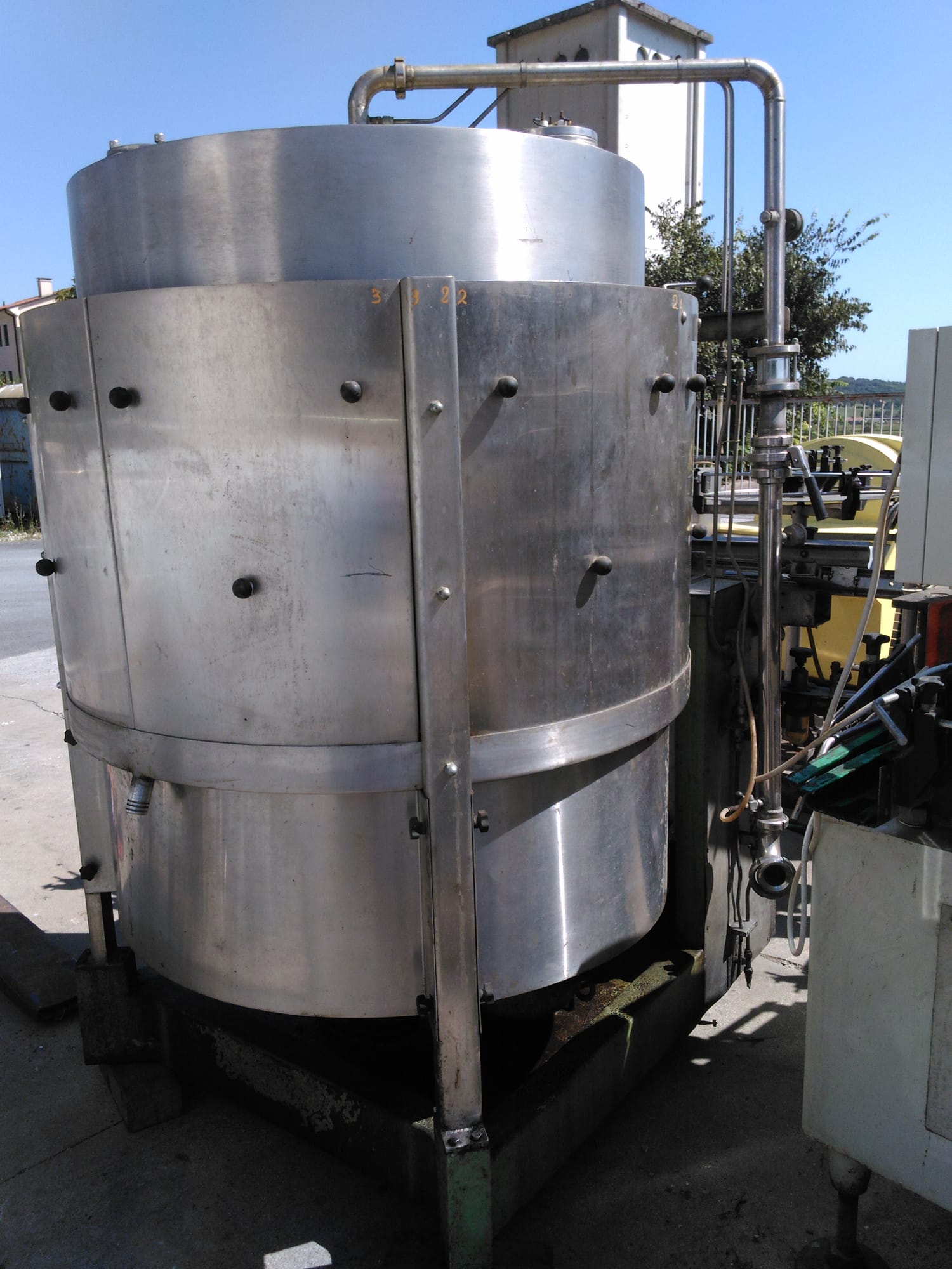 Cortellazzi 24-valve isobaric filler