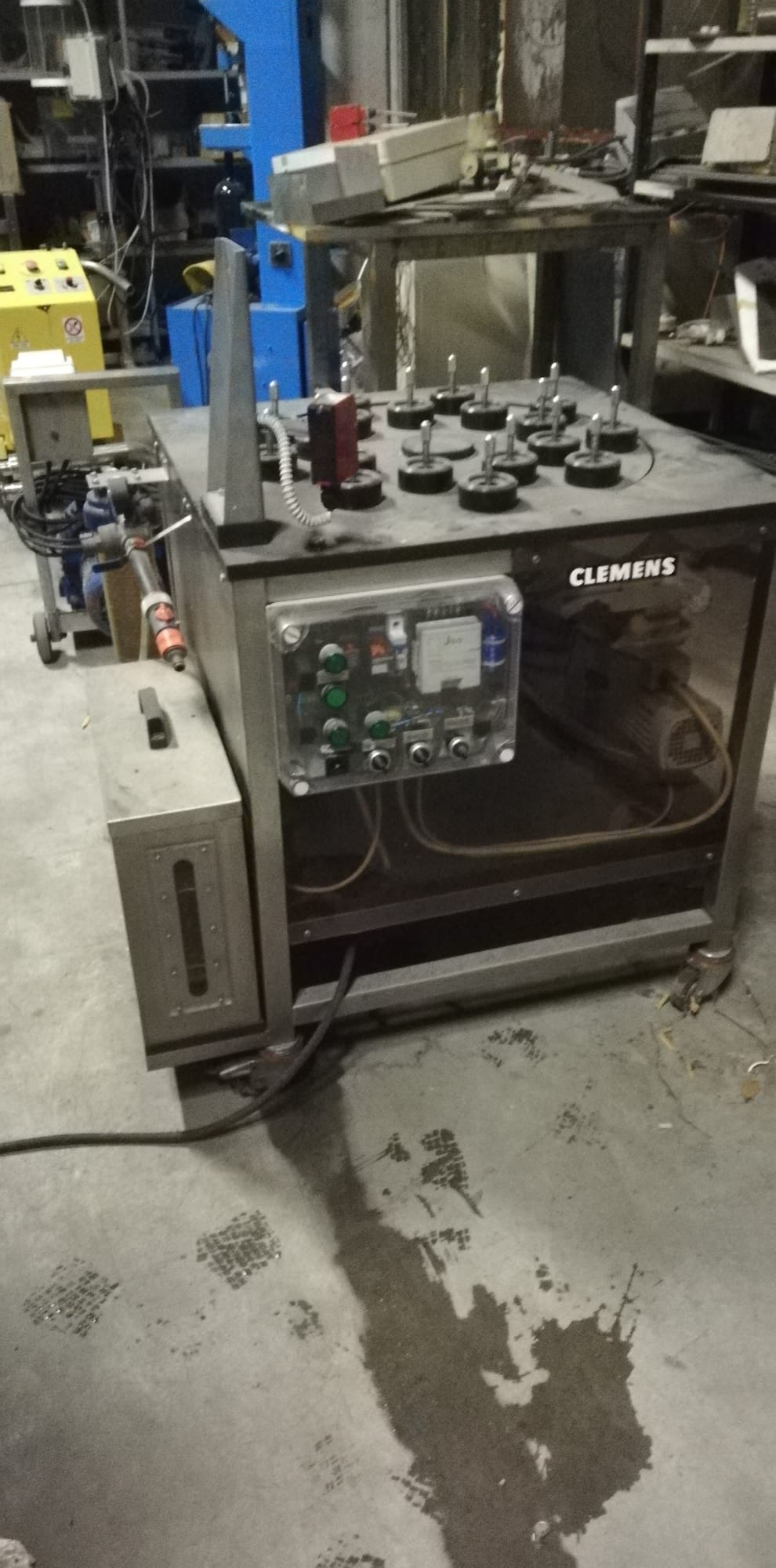 Clemens 18-position semi-automatic rinser