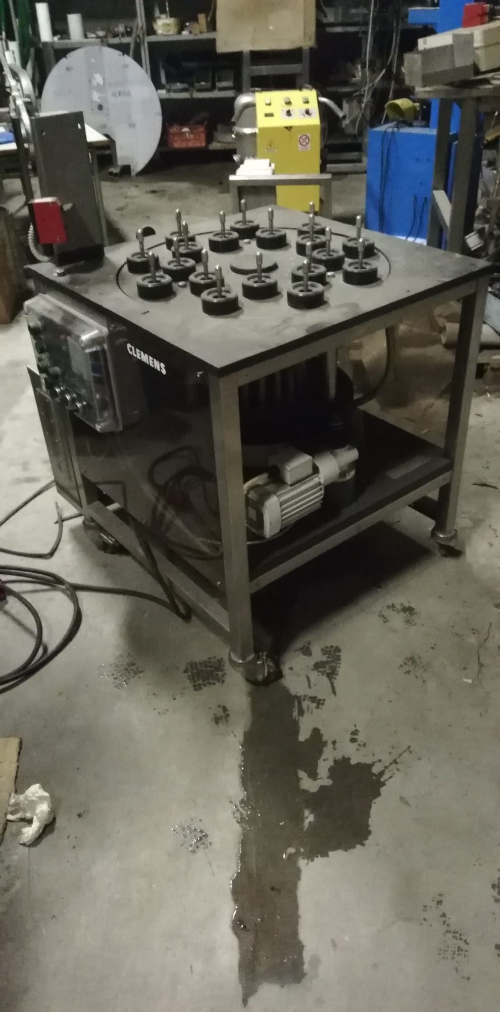 Clemens 18-position semi-automatic rinser