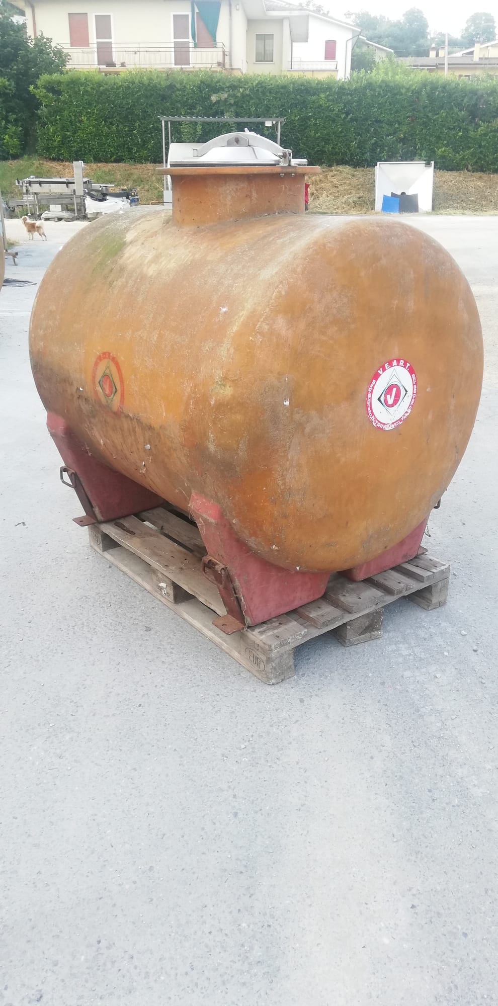 10 hl fiberglass transport tank