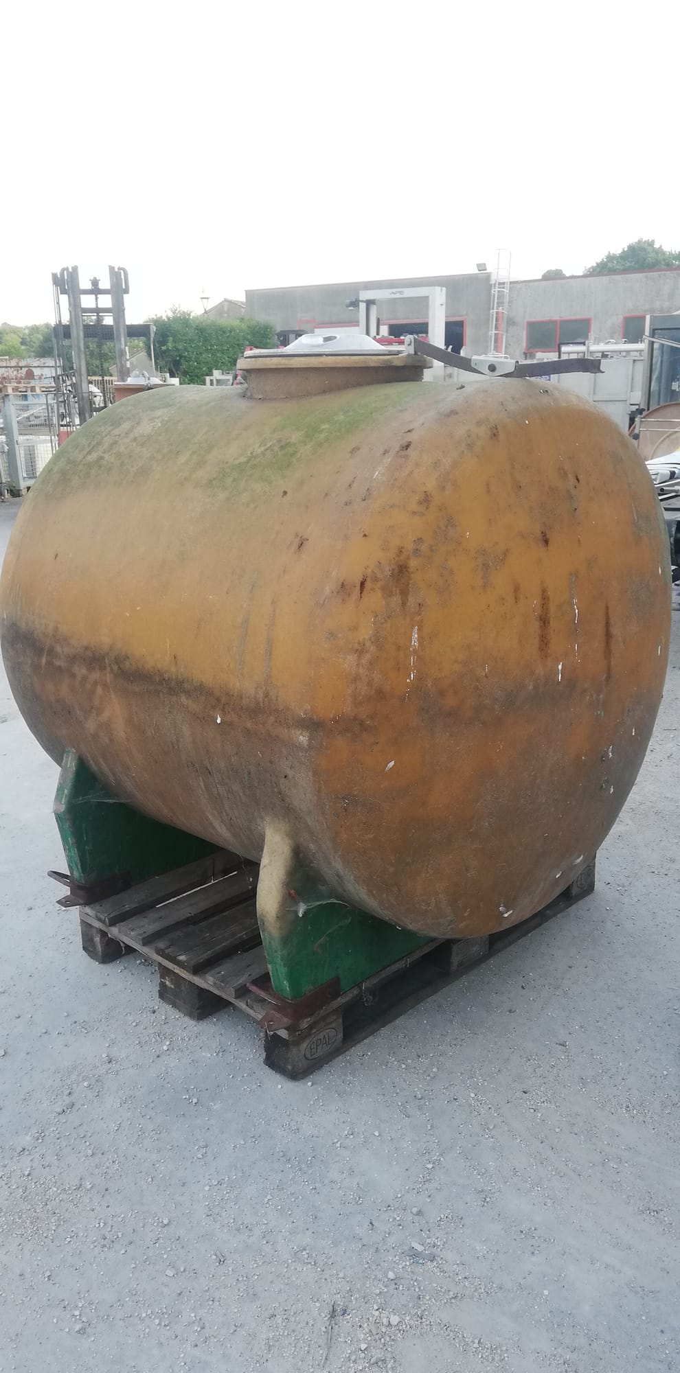 15 hl fiberglass transport tank