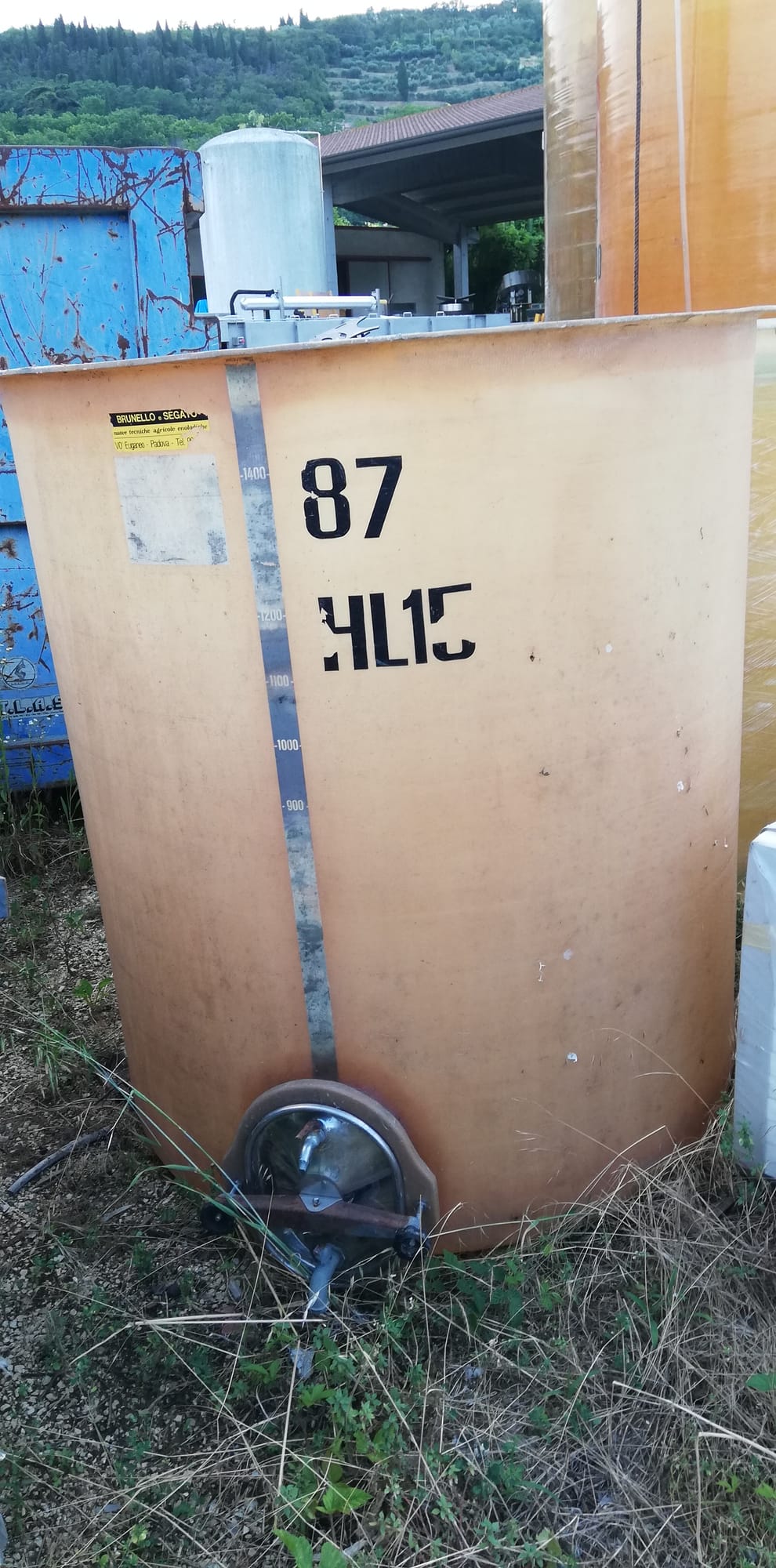 15 hl fiberglass variable-capacity tank